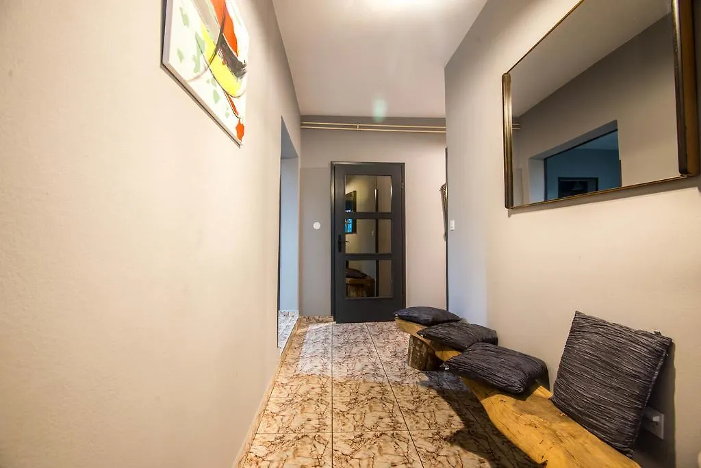 Apartments With Pool 992 Pula