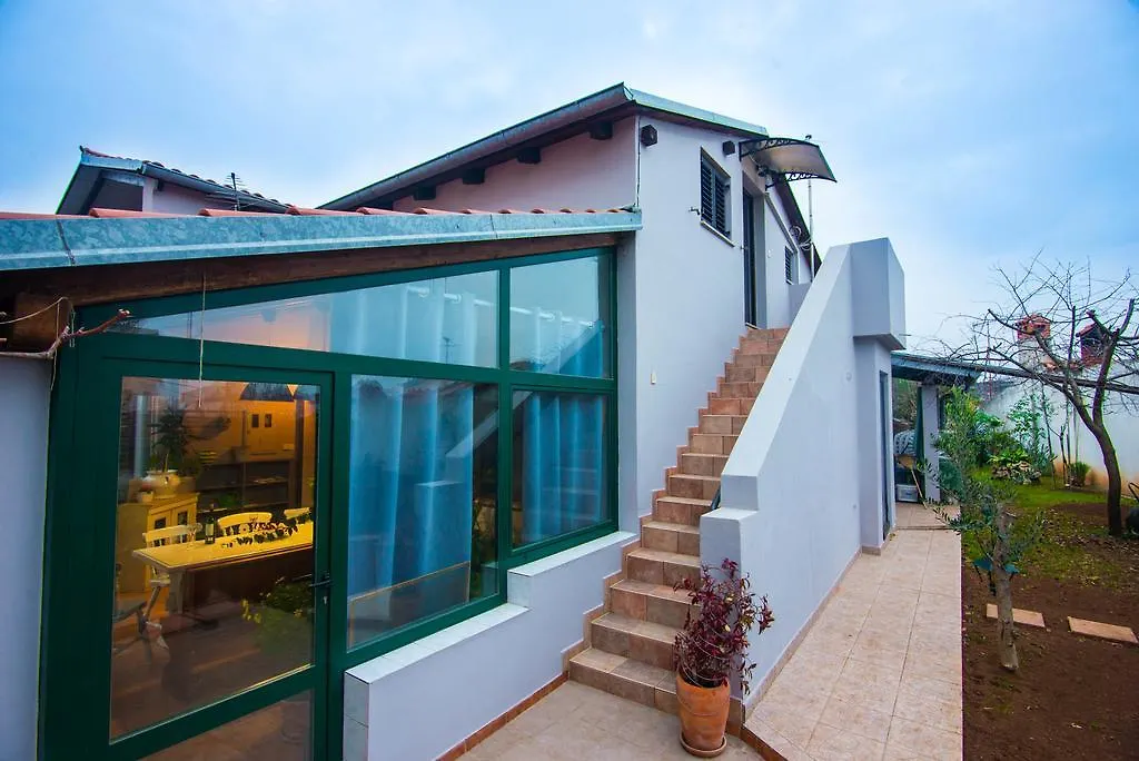 Apartments With Pool 992 Pula