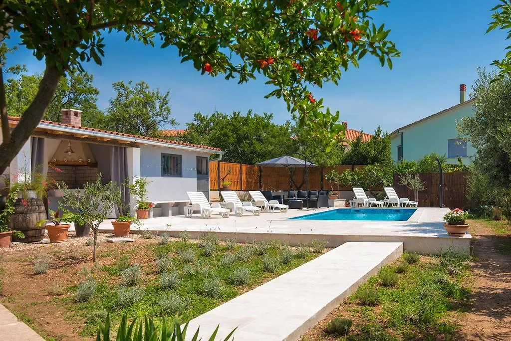 Apartments With Pool 992 Pula 0*,  Croatia